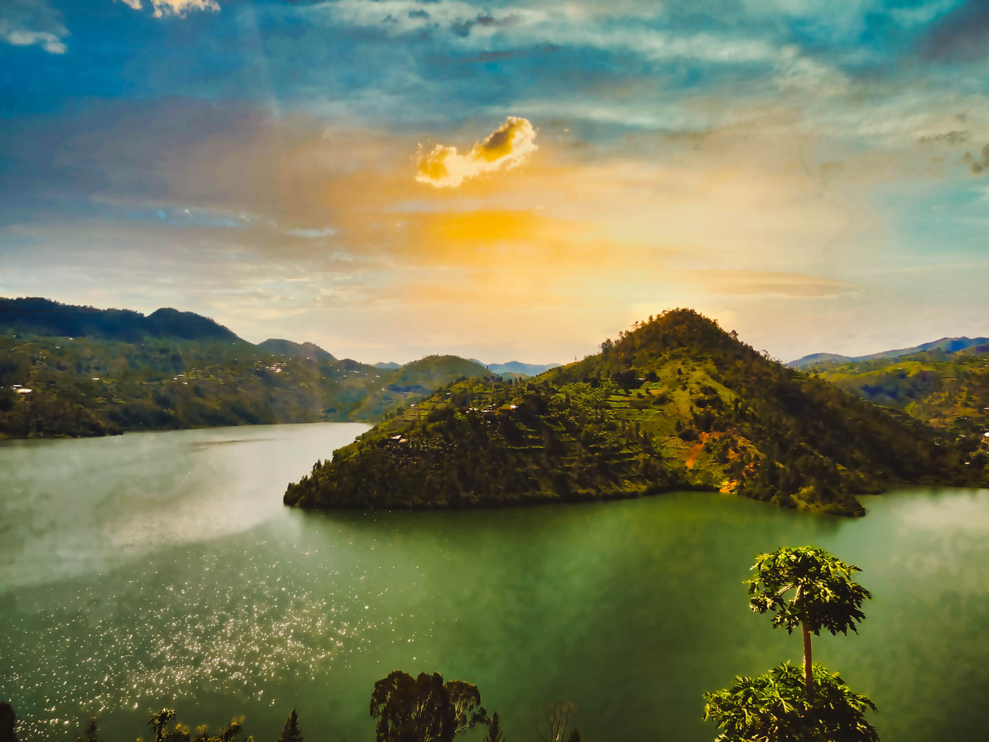 Island Hopping Tour on Lake Kivu